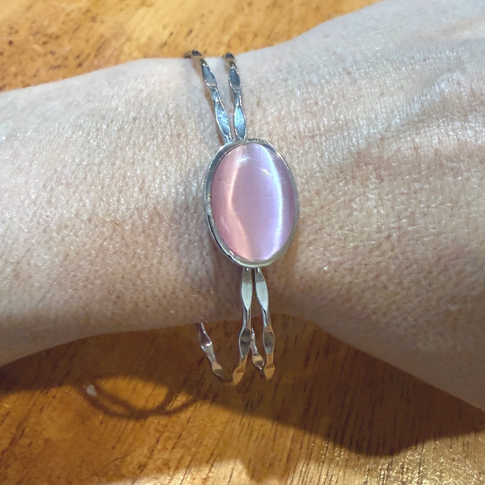 Silver Tone Pink Cats Eye Oval Cabochon Wavy Hammered Double Cuff Bracelet